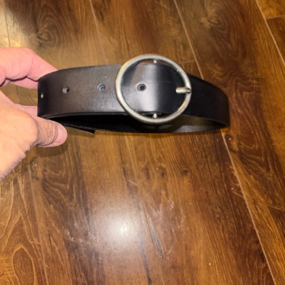 American Eagle Vintage Black leather belt with silver buckle size XS